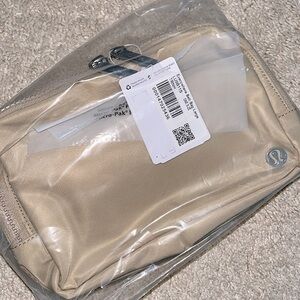 NWT Lululemon Everywhere Belt Bag Large 2L - Trench